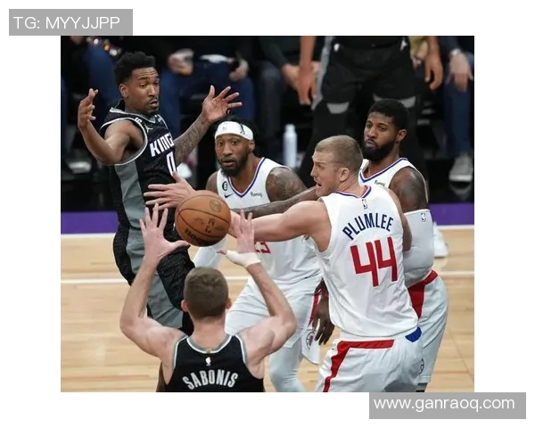 新浪NBA快船热点小时报丨2026年01月04日20时_今日实时NBA快船热点速递 新浪NBA快船热点小时报丨2026年01月04日20时_今日实时NBA快船热点速递